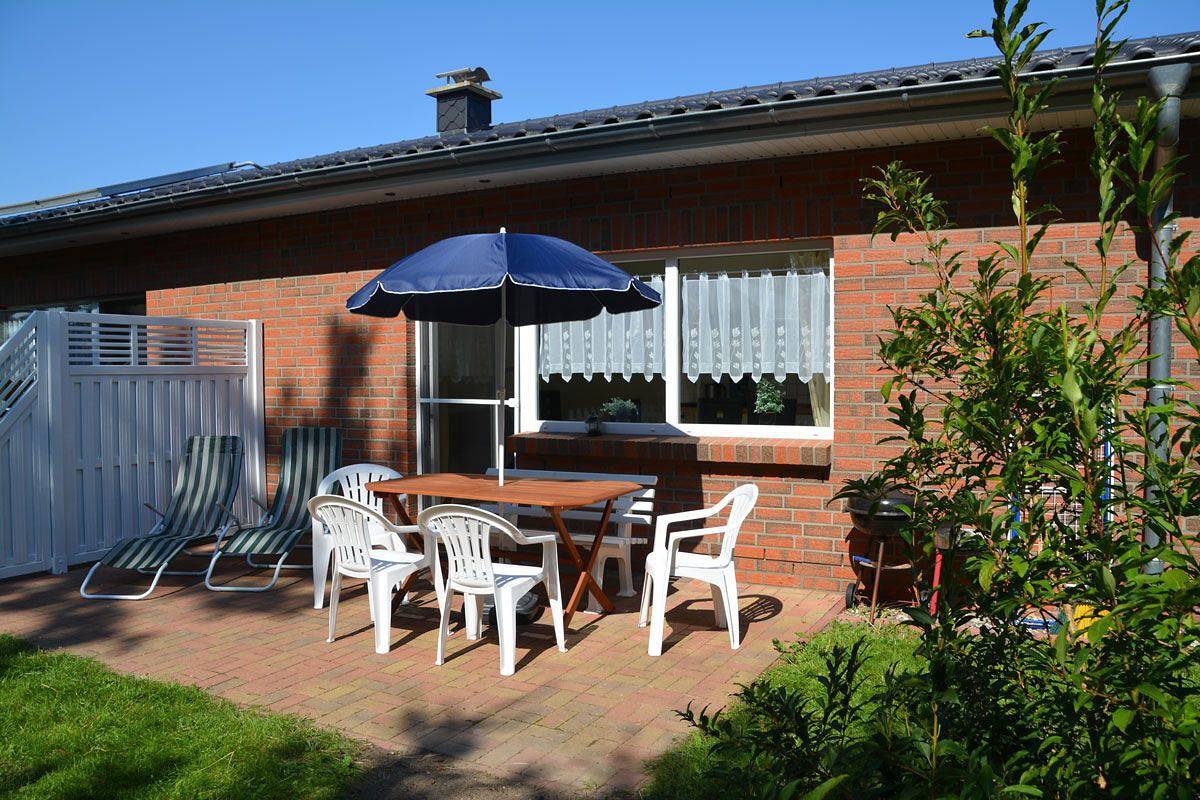 Apartamento entero, Nur 700m zum Ostseesandstrand, Wlan u Geschirrspüler, Terrasse mit Gartenmöbeln in Ostseebad Glowe, Glowe