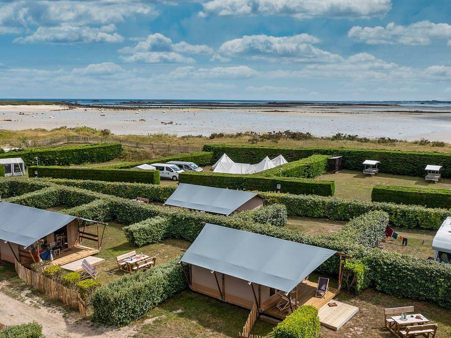 Camping Slow Village Breizh Légendes - Tente en toile et en bois 5 personnes - Lodge (sans sanitaires) in Plounéour-Brignogan-Plages, Région de Brest