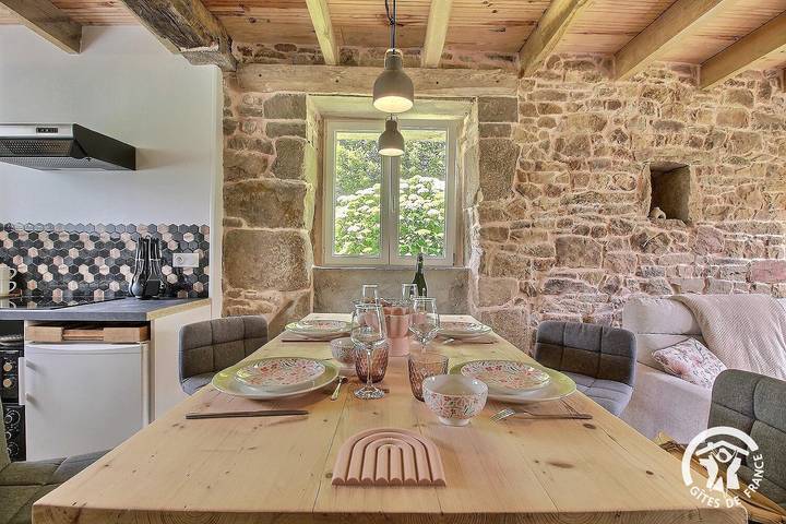 Gîte pour 2 personnes, avec Terrasse et Jardin à Ploumilliau - 3