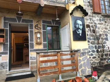 Gîte pour 2 personnes, avec vue et terrasse, animaux acceptés dans Goudet