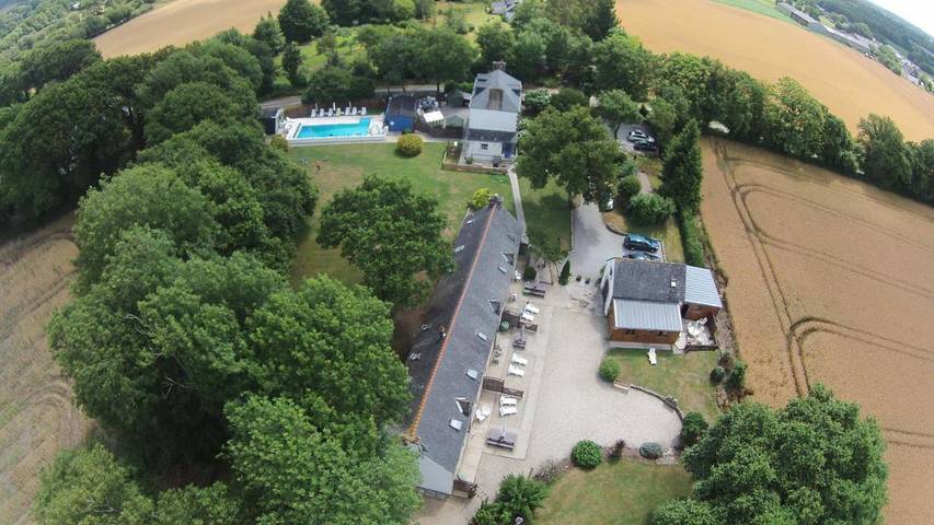 Location de vacances pour 6 personnes, avec vue ainsi que piscine et jardin, adapté aux familles à Camors - 3