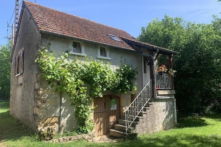 Location de vacances pour 2 personnes, avec Balcon ainsi que Jardin et Piscine à Reyrevignes