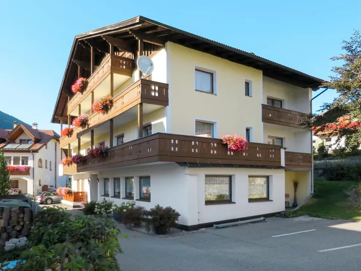 Ferienhaus für 32 Personen, mit Sauna und Balkon sowie Garten - 1