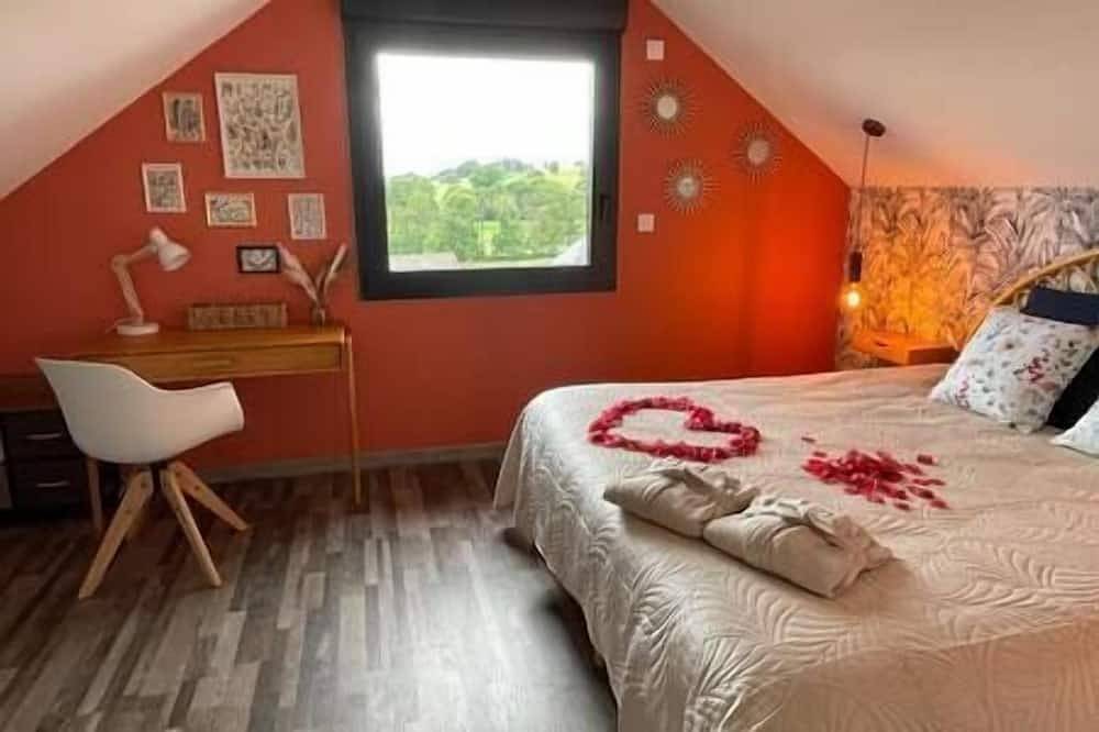 Parenthèse en Planèze spa, sauna, cinéma, jardin in Valuéjols, Parc naturel régional des Volcans d'Auvergne