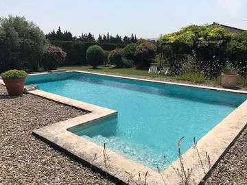 Gîte pour 4 personnes, avec jardin ainsi que piscine et terrasse dans le Vaucluse