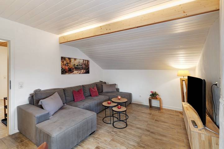 Entire apartment, Apartment 'Holiday Idyll in Ostfeld' with Private Terrace, Garden, and Wi-Fi in Bad Heilbrunn, Tölzer Land