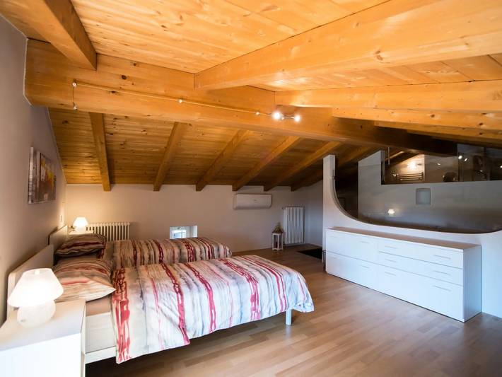 Ferienwohnung für 4 Personen, mit Terrasse und Garten sowie Pool