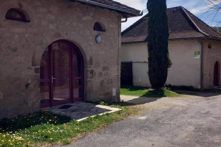 Gîte pour 5 personnes, avec jardin dans Lac du Tolerme