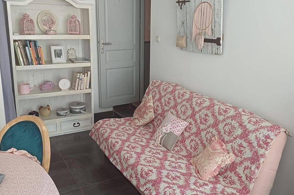 Gite \" Au fond du jardin\" in Saint-Saturnin-lès-Avignon, Vaucluse