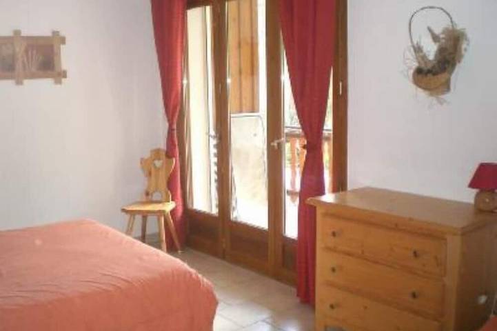 Appartement entier, Très agréable gîte  92 m²   10 / 12 personnes  300 M des pistes de ski  navette in Valloire, Région de Saint-Jean-de-Maurienne
