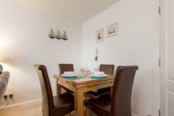 Holiday Rental for 2 People in Poole, Poole Harbour, Photo 4