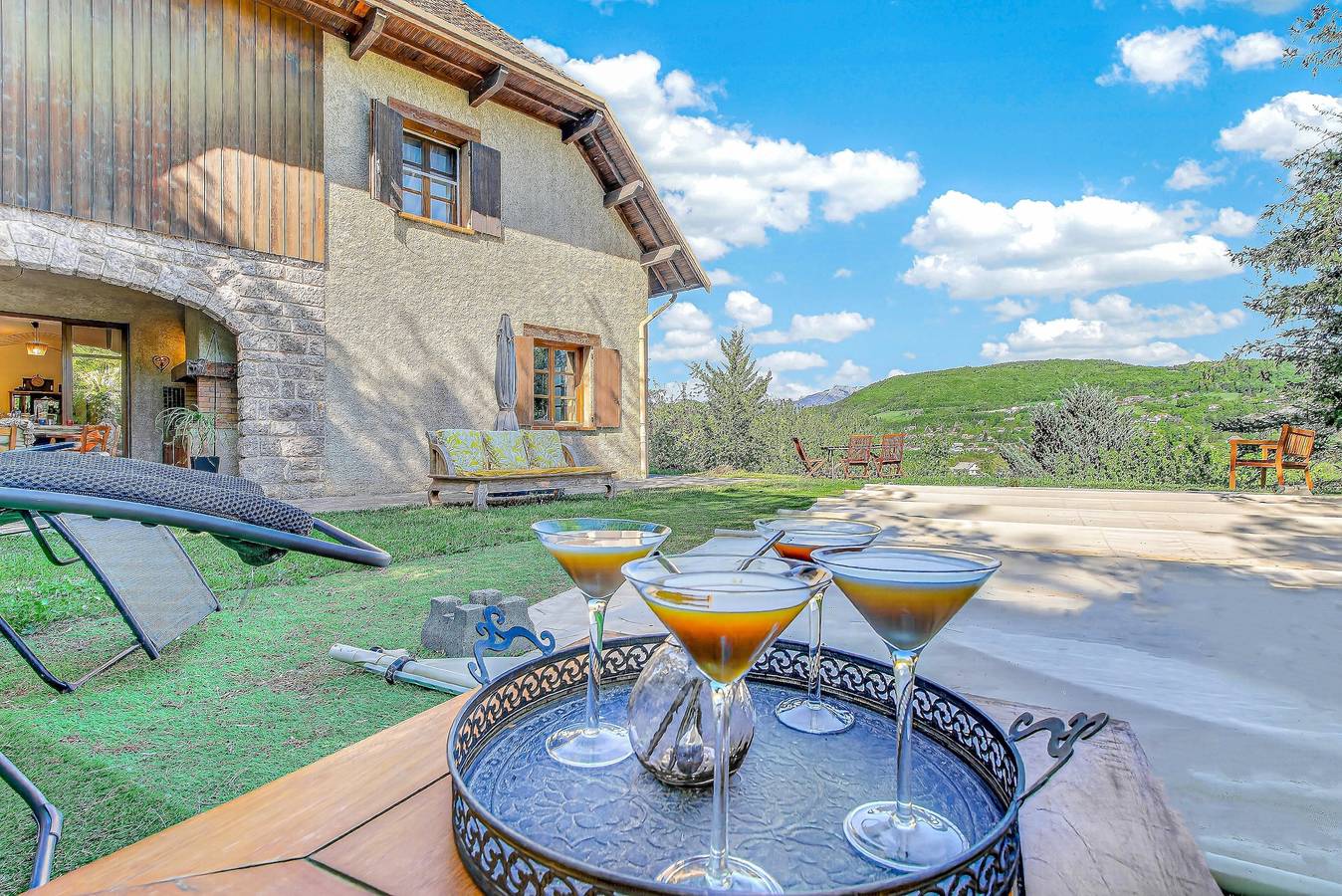 Appartement entier, Le Domaines Des Thermes - T2 avec piscine partagée, calme et vue montagne in Gap, Région de Gap