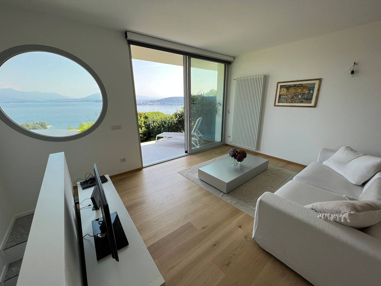 Ganze Wohnung, Verbano Boutique Apartment in Meina with lake view in Meina, Comune di Meina