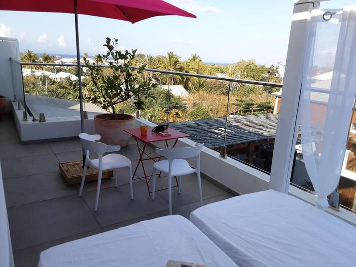 Chambre d’hôte pour 2 personnes, avec piscine ainsi que vue et jardin, animaux acceptés sur l' Île de la Réunion - 4