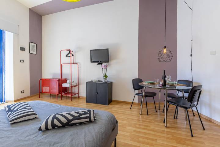 Hel enrumslägenhet, Studio 'Il Tuo Rifugio' with Balcony, Wi-Fi and Air Conditioning in Modica (town), Modica