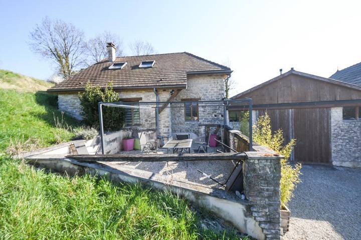 Location de vacances pour 6 personnes, avec jardin et vue dans Noé-les-Mallets