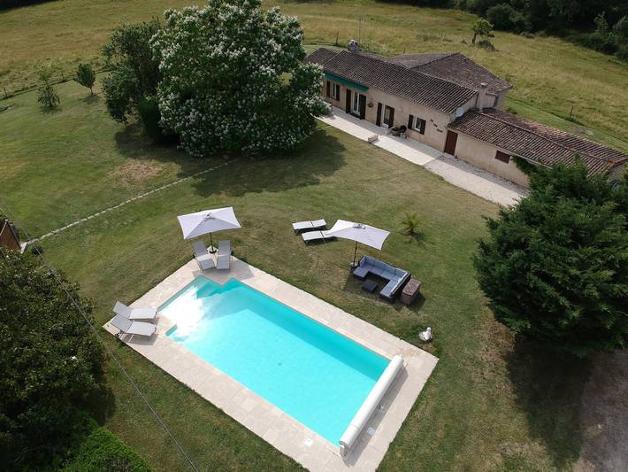Casa de vacaciones 'The Vine House' con piscina privada, terraza privada y Wi-Fi in Villefranche-de-Lonchat, Périgord Pourpre