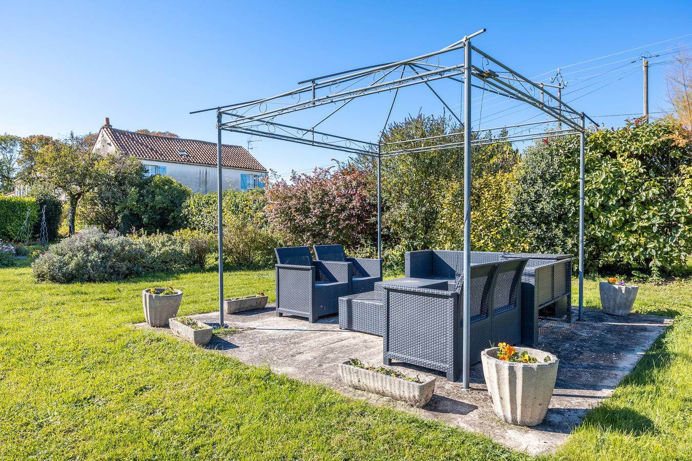 Ferienhaus 'Le Colombier' mit privater Terrasse, privatem Garten und Wi-Fi in Surgères, Rochefort und Umgebung