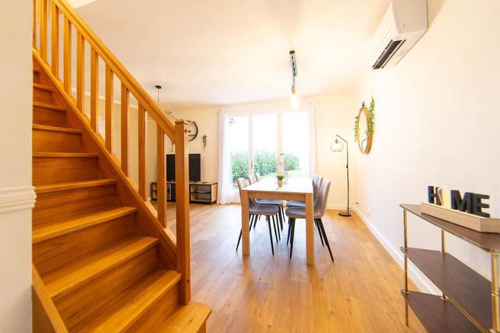 Maison de vacances pour 5 personnes, avec Terrasse et Jardin ainsi que Vue sur le lac et Vue