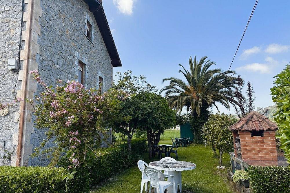 Entire apartment, Apartment Casa Gómez - 2832 in Meruelo, Cantabrian Coast