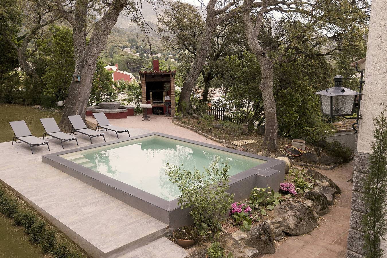 Haus mit Whirlpool und Pool, 40 km von der Costa Brava entfernt in Maçanet de Cabrenys, Oberampurien