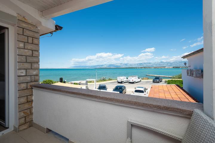Ferienwohnung für 6 Personen, mit Balkon/Terrasse in Nin