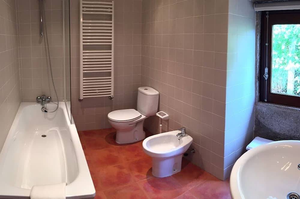 Nice Villa in the countryside and beach for big families, sleeps 12 in Afife, Distrito de Viana do Castelo