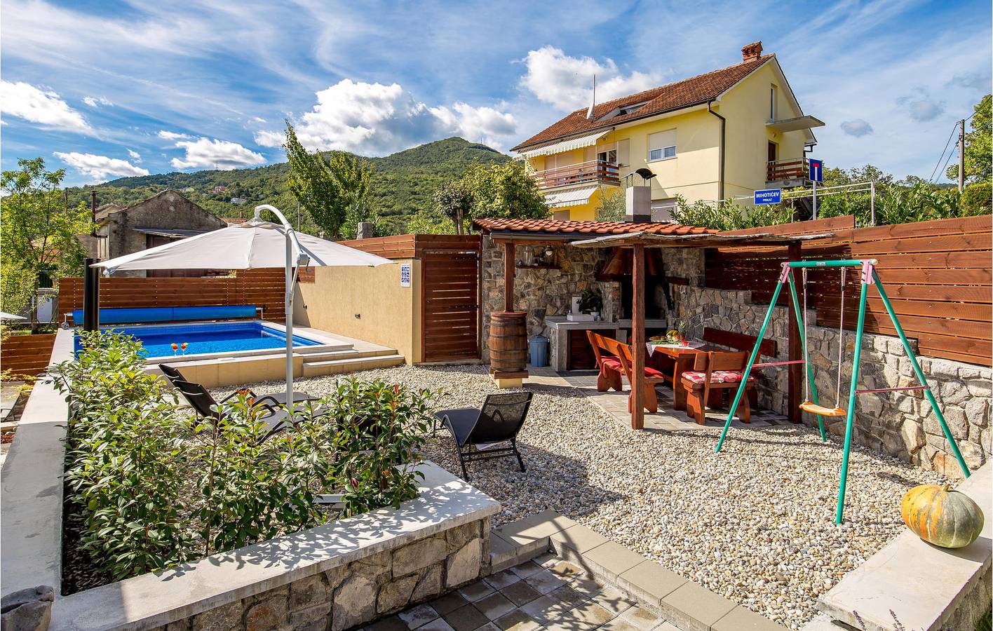 Escapade en bord de mer : appartement moderne de 2 chambres avec terrasse et parking in Općina Matulji, Opatija Riviera