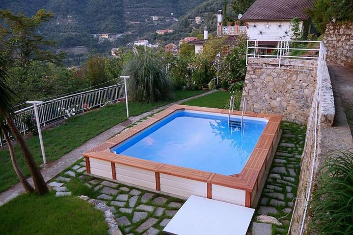 Ferienhaus für 6 Personen, mit Terrasse und Garten sowie Pool und Ausblick in Avegno