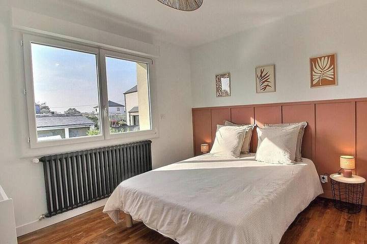 Location de vacances pour 7 personnes, avec terrasse et jardin à Pommeret - 2