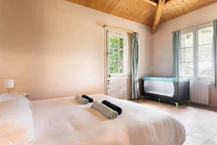 Location de vacances pour 13 personnes, avec jardin dans Plage Les Sables D Or - 2