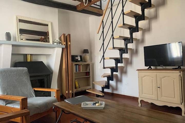 Location de vacances pour 5 personnes, avec terrasse et jardin à Farges-en-Septaine - 4