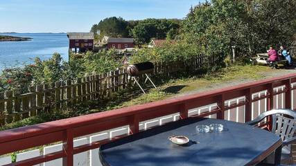 Ferienhaus für 6 Personen, mit Ausblick und Terrasse sowie Sauna, mit Haustier in Fræna