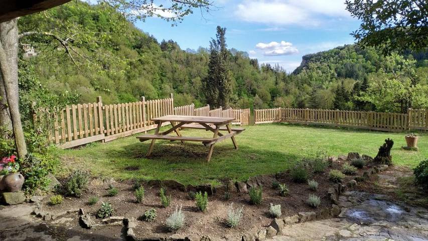 Location de vacances pour 12 personnes, avec Balcon et Terrasse ainsi que Jardin et Vue à Rupit i Pruit - 3