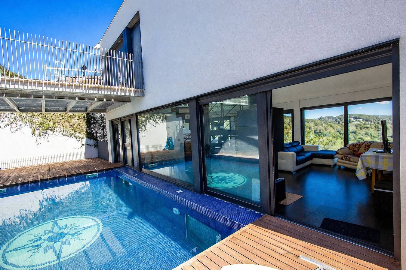 Moderno refugio con piscina privada, playa a 7 km in Alt Penedès, Penedes DO