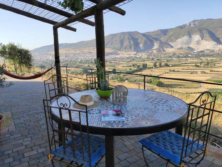 Casa rural para 4 personas, con Balcón y Terraza además de Jardín y Piscina en El Padul