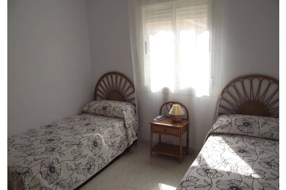 Spanish villa with large swimming pool in Gea y Truyols, Murcia