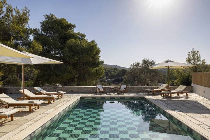 Villa for 16 people in Spetses