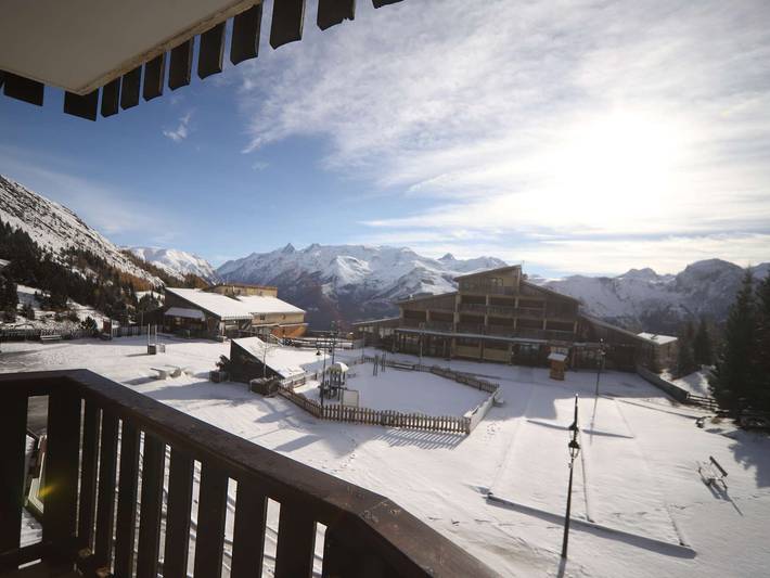 Ganze Wohnung, Studio-Kabine 4 Pers am Pistenrand mit Balkon - Auris en Oisans in Auris, Nationalpark Écrins