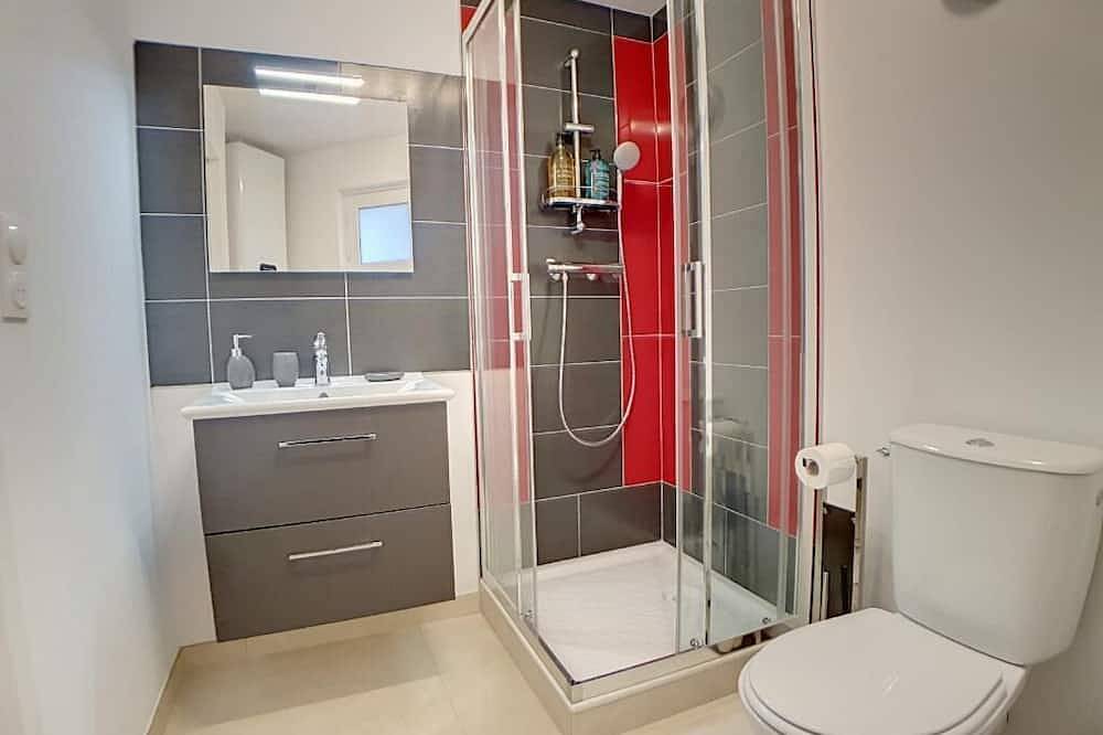 Entire apartment, Stop Chez M Select Street! Quality Comfort Simplicity! in Saint-Genis-Laval, Rhône
