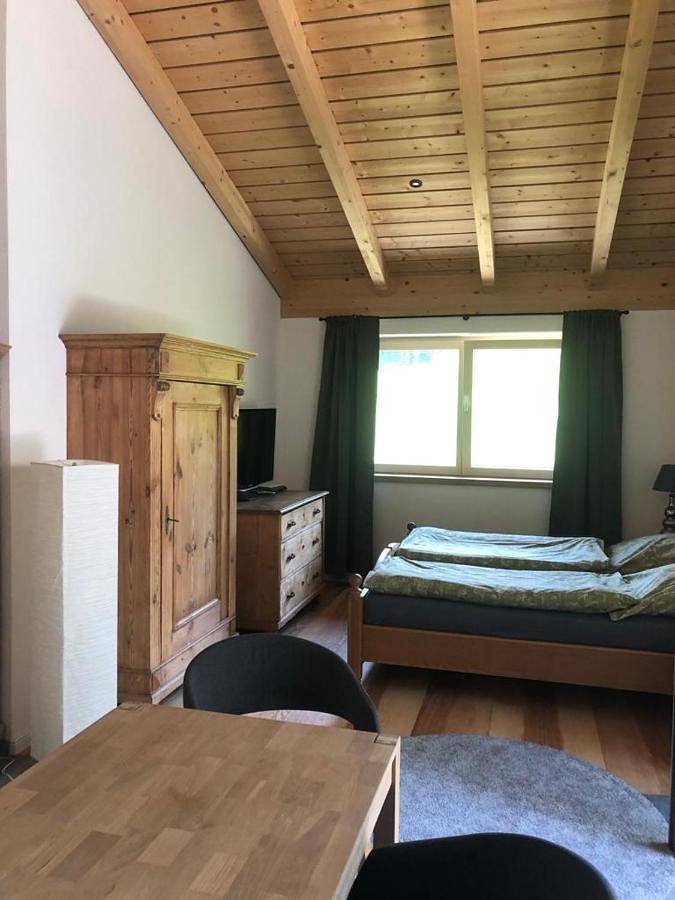 Ferienwohnung für 2 Personen, mit Balkon und Terrasse sowie Garten und Ausblick in Hausham - 4