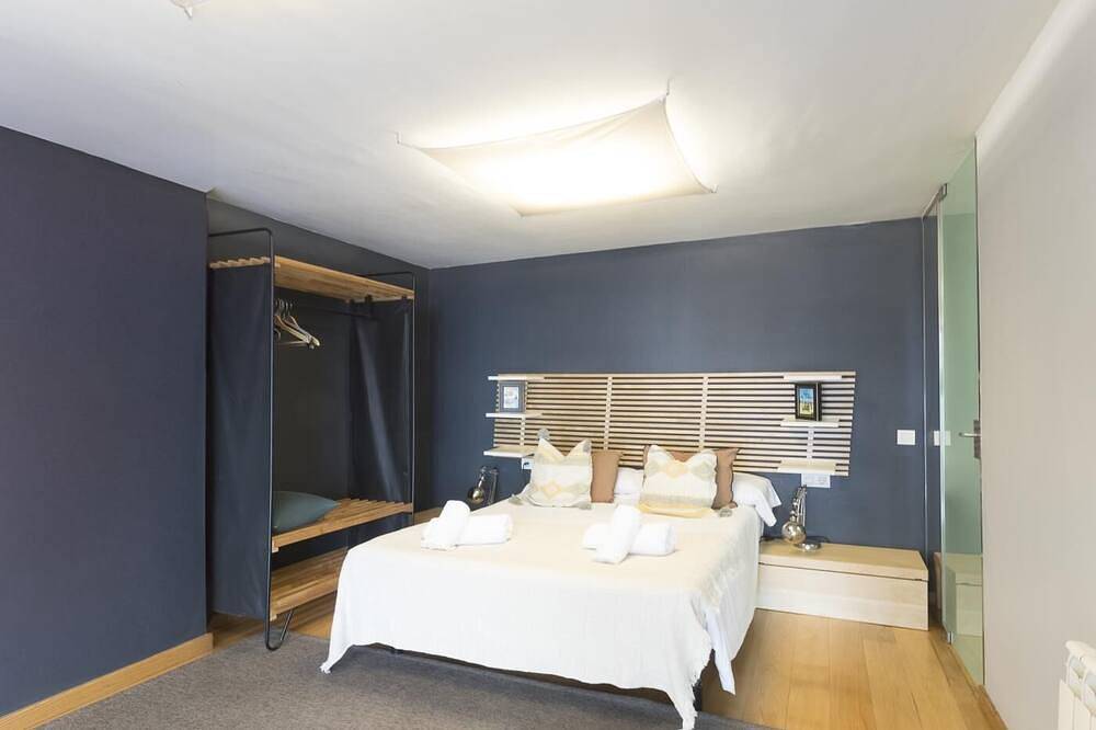 Ganze Wohnung, Loft in der Nähe der Sagrada Familia 6 Personen Pool & Terrasse -Wifi kostenlos in Barcelona Zentrum, Barcelona