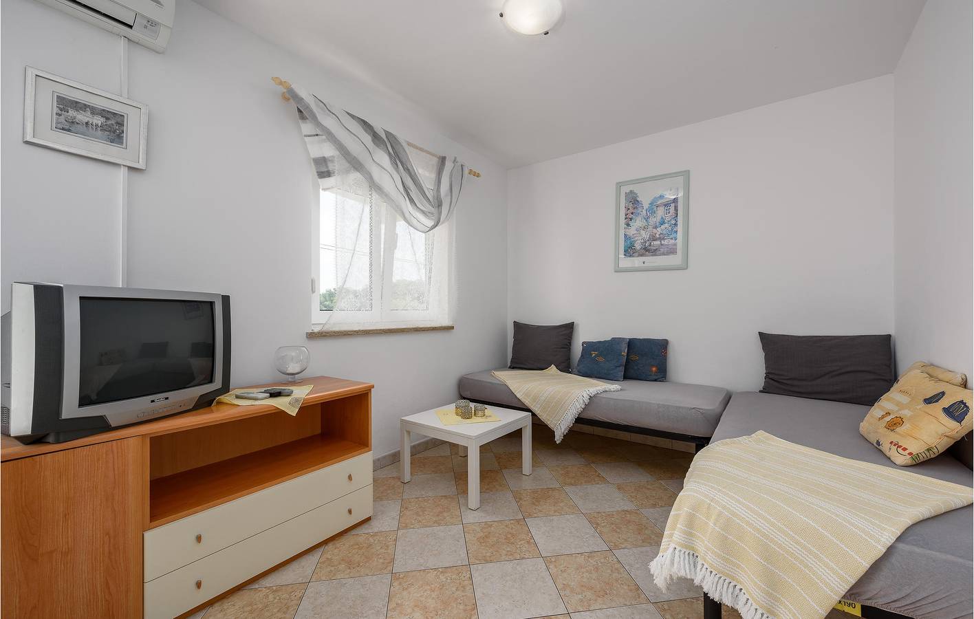 Ganze Ferienwohnung, Ferienwohnung für 4 Personen mit Terrasse in Poreč, Grad Poreč