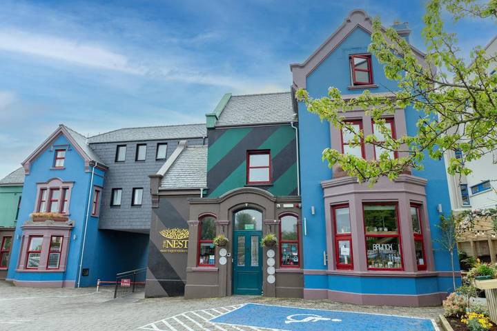 Hostel, with Terrace and Garden in Salthill
