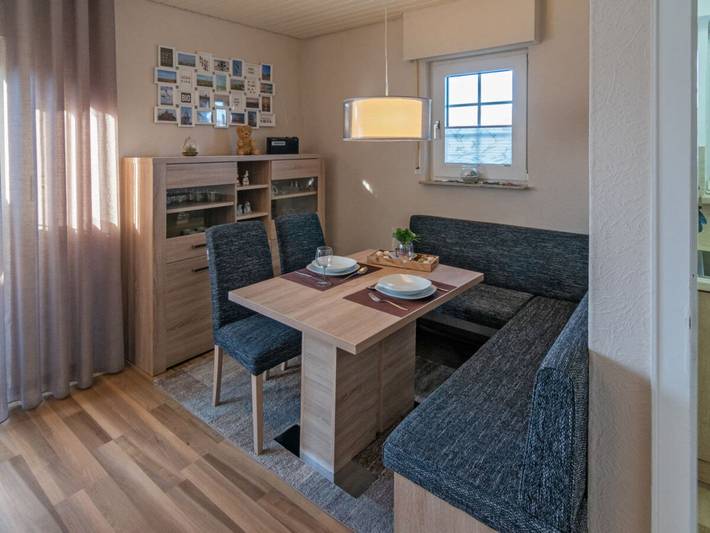 Ferienhaus in Norden mit Schwimmbecken in Strand Norddeich, Norddeich