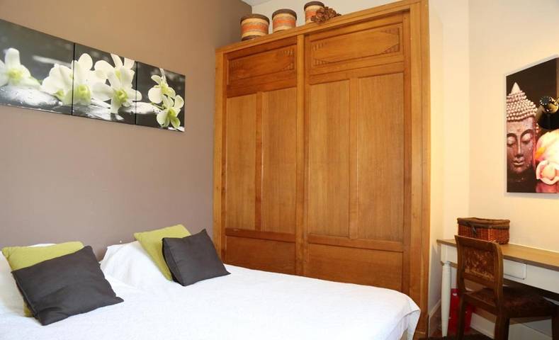 Location de vacances pour 2 personnes, avec piscine ainsi que vue et jardin, animaux acceptés dans Chalmoux - 2