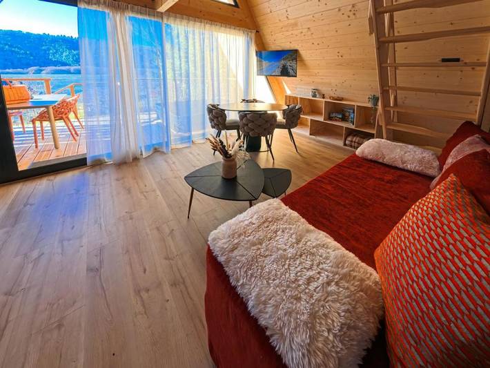 Chalet pour 2 personnes, avec vue ainsi que jardin et vue sur le lac à Chambon-sur-Lac - 3