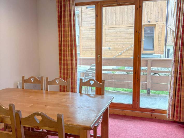 Gîte pour 6 personnes, avec piscine et balcon dans Office De Tourisme De Notre Dame De Bellecombe - 4