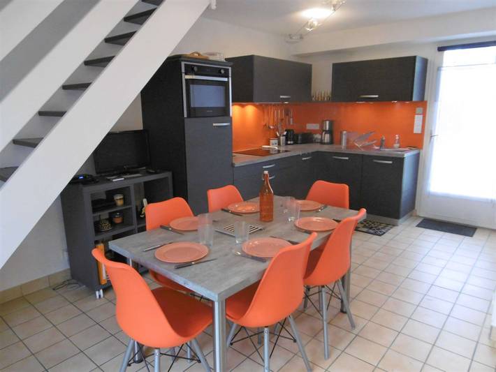 Casita renovada 3 habitaciones, 50m de la playa, WIFI, terraza, capacidad 4-6 personas in Sarzeau, Côte des Mégalithes