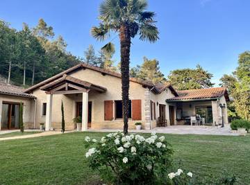 Cottage pour 8 personnes, avec jardin ainsi que terrasse et jacuzzi à Mirmande